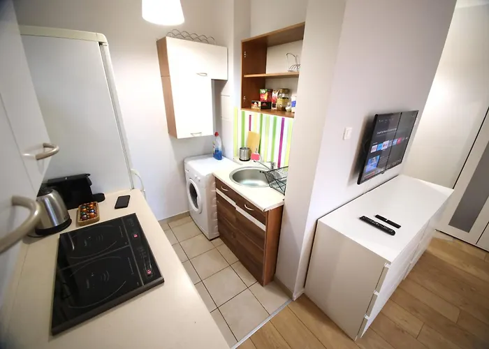 Metro Mlynow - Warsawstay Warszawa